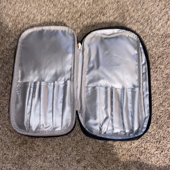 Travel makeup brush bag - Picture 2 of 3